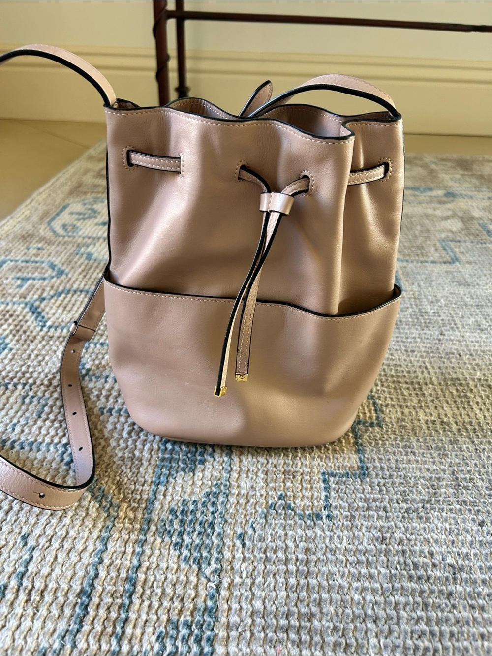 Women's Drawstring Bucket Crossbody Bag - Taupe